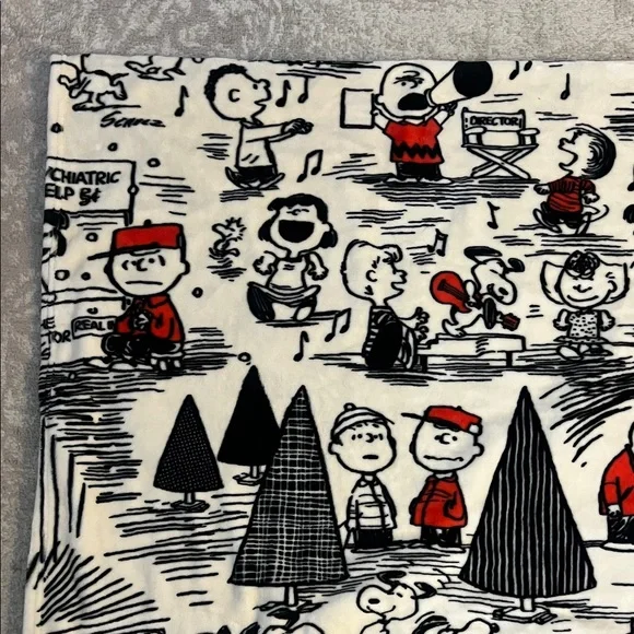 Peanuts Themed Blanket with Red and Black Design - Picture 3 of 5